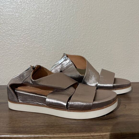 Bussola Silver and Tan Sandals - Picture 2 of 6
